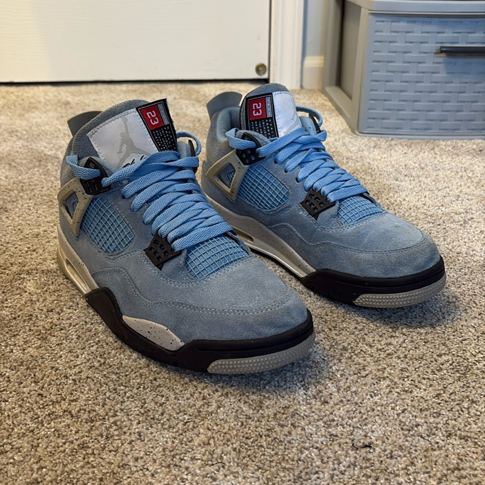 Jordan 4 Retro-university Blue